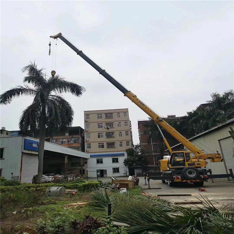 高明12吨吊车出租一天的收费标准是什么