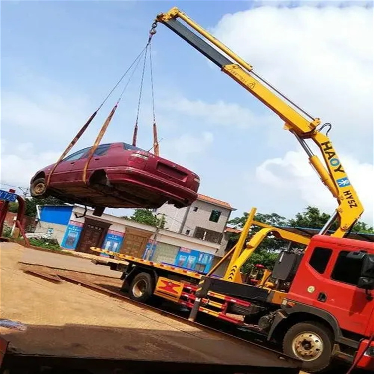 高明吊车救援小汽车怎么吊