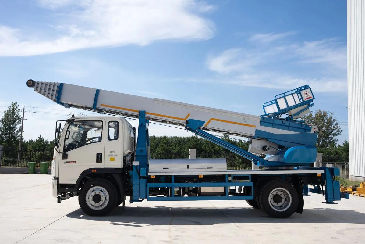 高明云梯上料车租赁费用